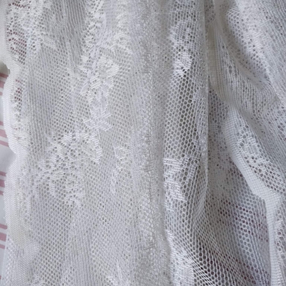 Lace shower curtain - Picture 3 of 4